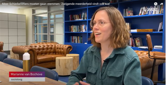 Interview regionale omroep over lage opkomst bij verkiezingen